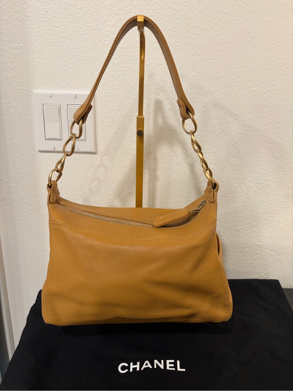 CHANEL Tan Leather Hobo Bag with Gold-Tone Chain - Picture 2 of 16